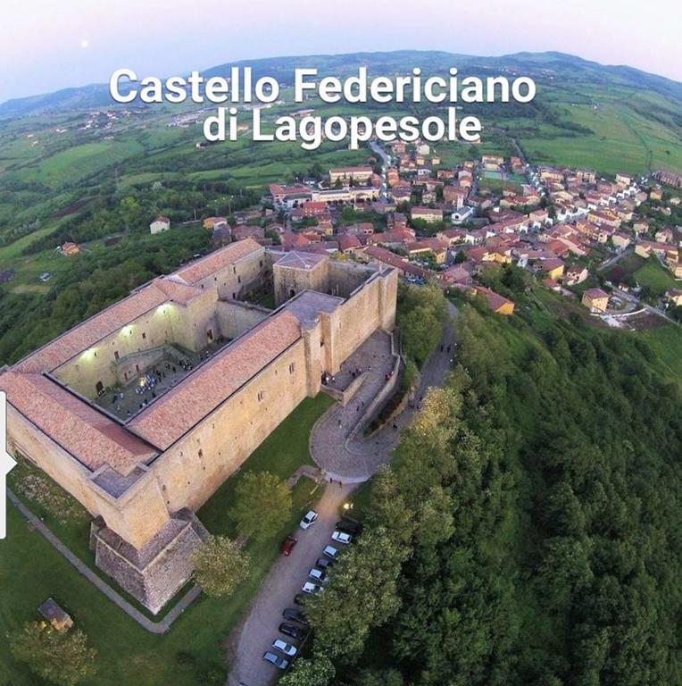 B&B Portacastello Castel Lagopesole Bagian luar foto